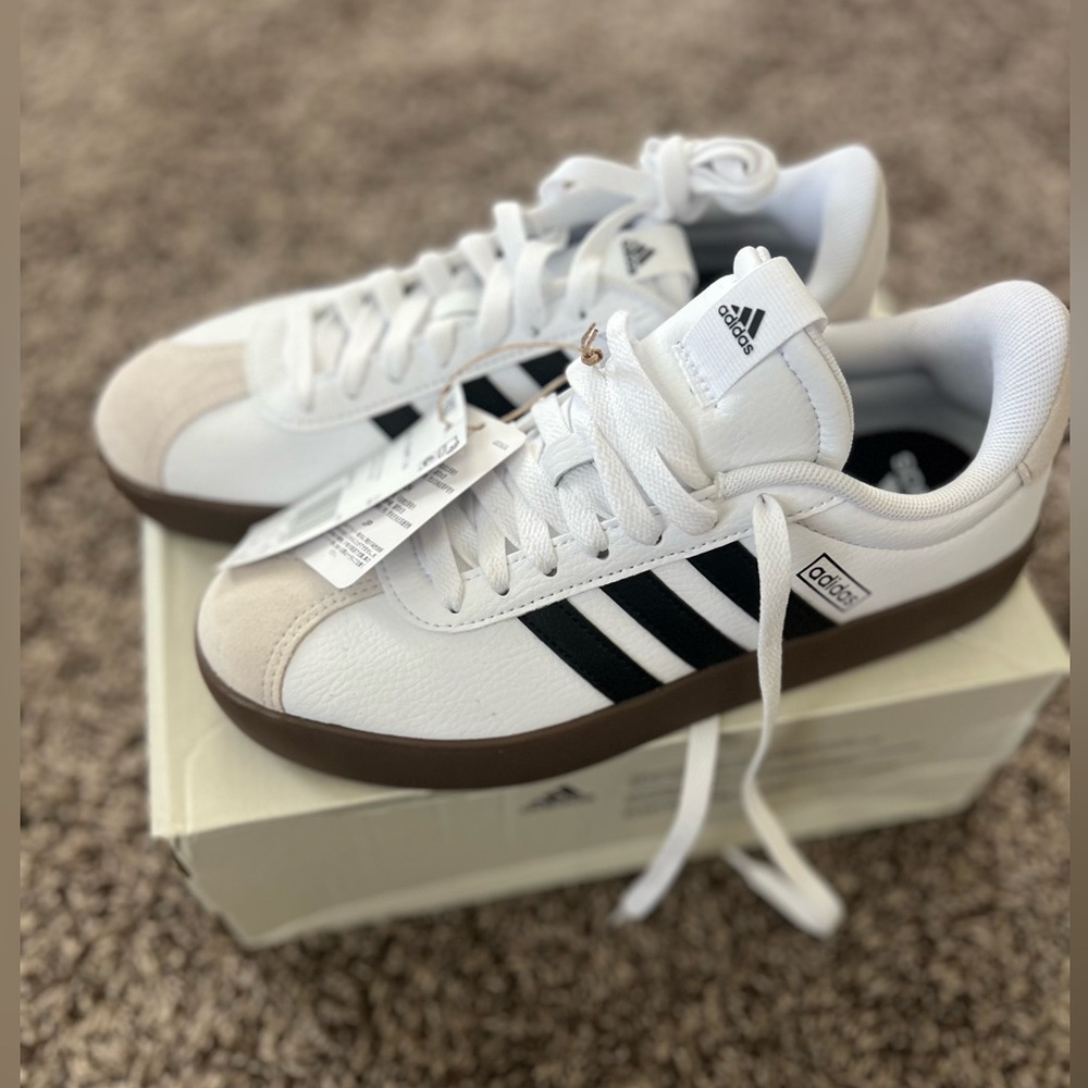 Adidas Court 3.0 Size 7, NWT